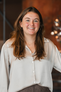 EsméeDenBlanken_Wagenhof_20251109_03teampagina